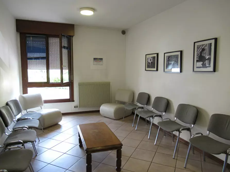 Immagine 15 di Ufficio in vendita  a Arcade