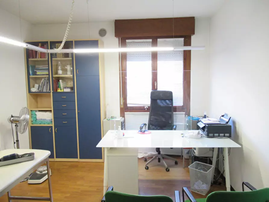 Immagine 18 di Ufficio in vendita  a Arcade
