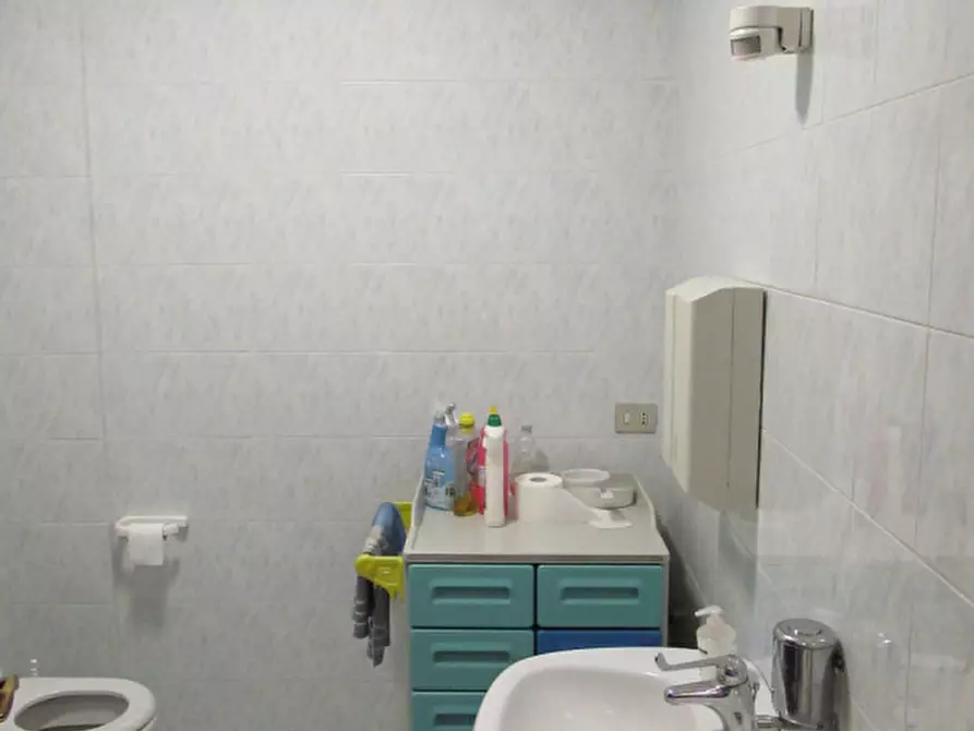 Immagine 20 di Ufficio in vendita  a Arcade