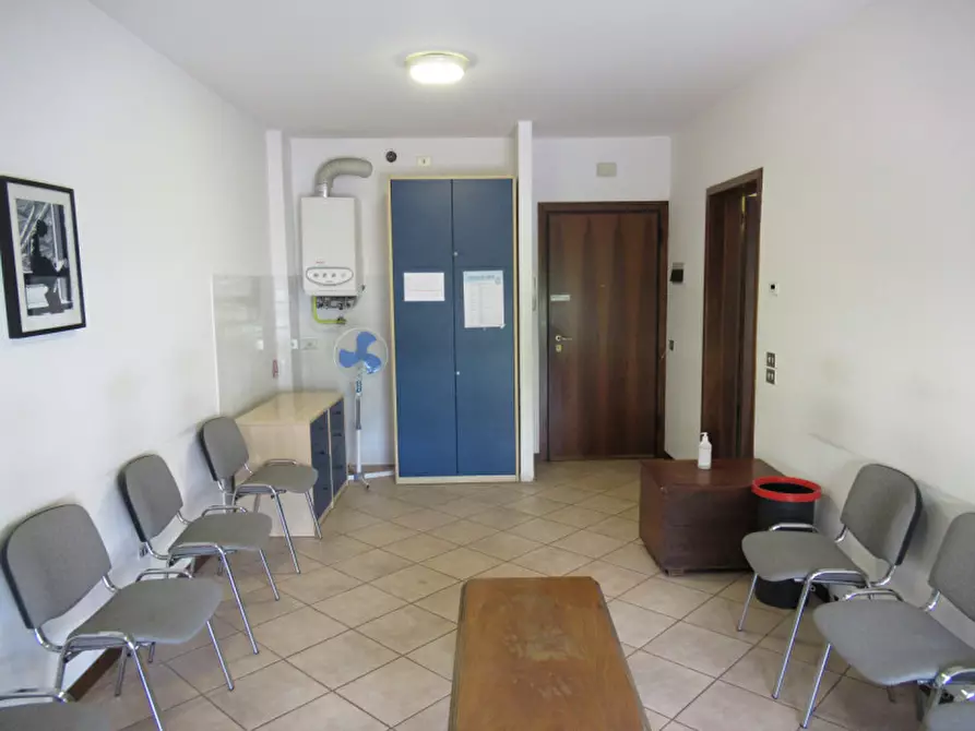 Immagine 26 di Ufficio in vendita  a Arcade