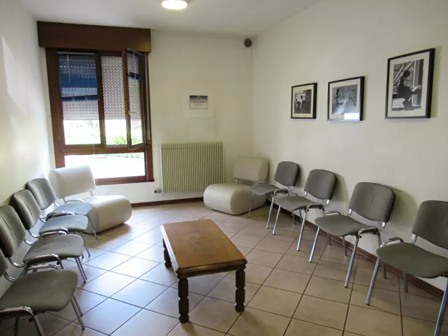 Immagine 28 di Ufficio in vendita  a Arcade