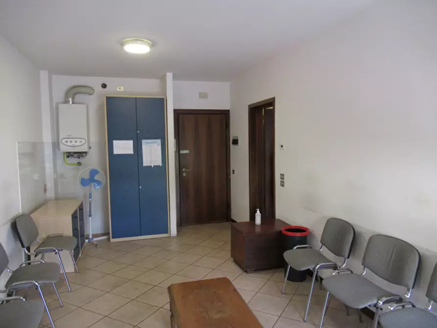 Immagine 29 di Ufficio in vendita  a Arcade