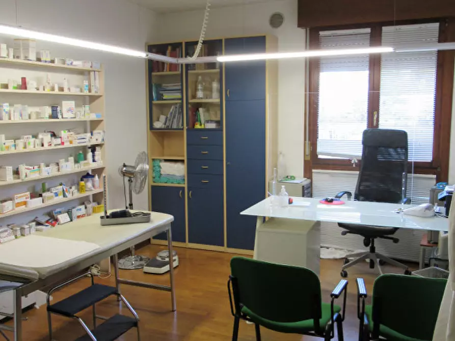 Immagine 30 di Ufficio in vendita  a Arcade
