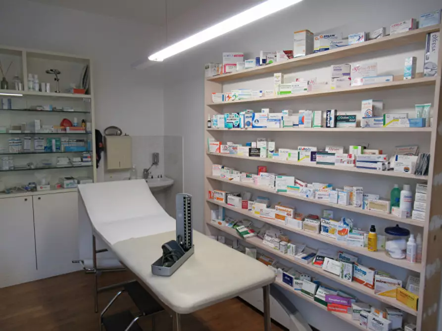 Immagine 31 di Ufficio in vendita  a Arcade