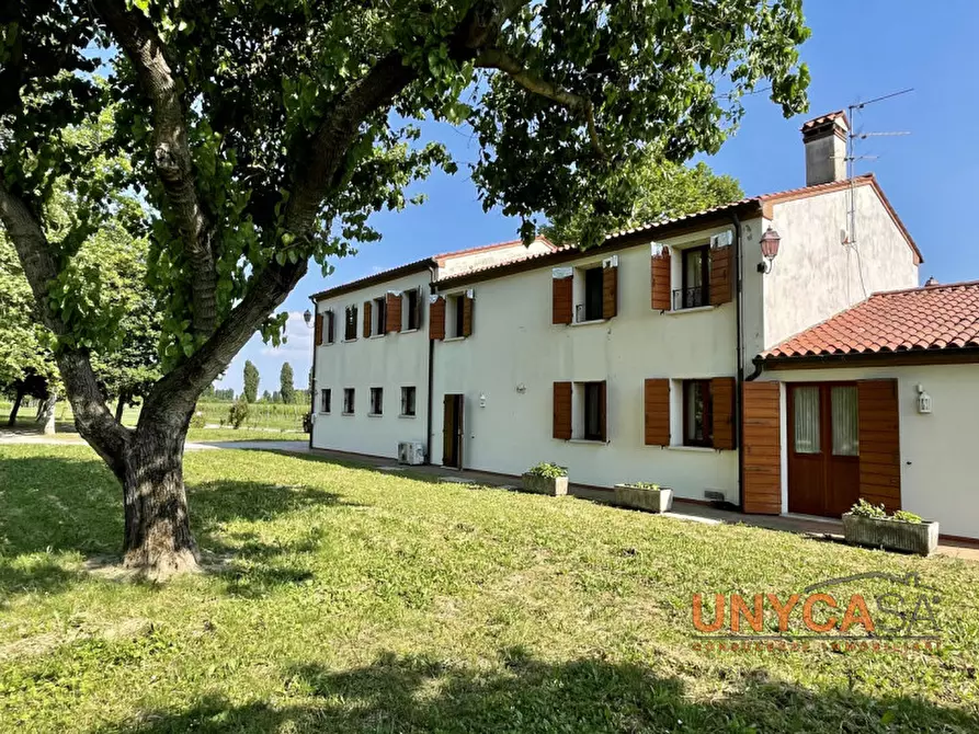 Immagine 36 di Rustico / casale in vendita  in Via 4 Novembre a Abano Terme