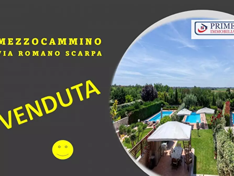 Immagine 1 di Villa in vendita  in Via Romano Scarpa a Roma