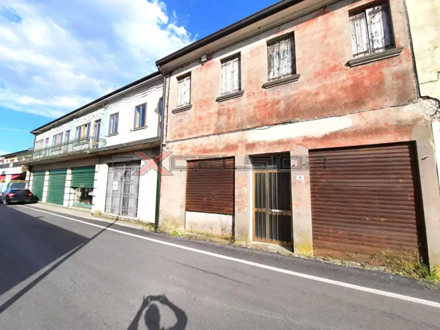 Immagine 1 di Palazzo in vendita  in Via G. Matteotti n. 20 bis - Cavarzere (VE) a Cavarzere