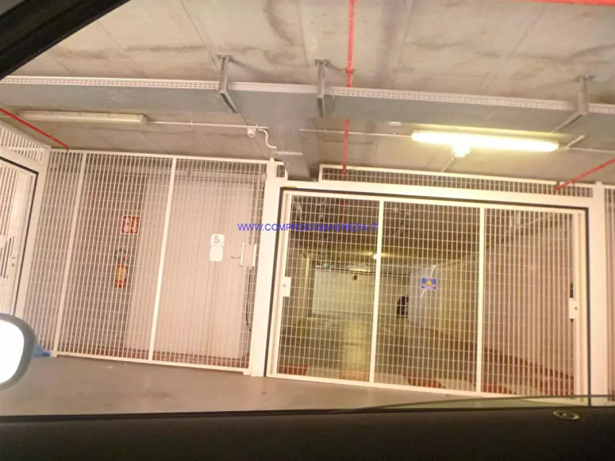 Immagine 2 di Garage in vendita  in VIA DANTE ALIGHIERI a Venezia