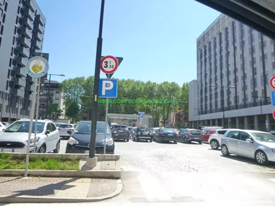 Immagine 10 di Garage in vendita  in VIA DANTE ALIGHIERI a Venezia