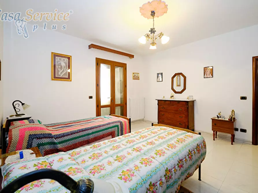 Immagine 18 di Villa in vendita  in Via Tazzoli a Ugento