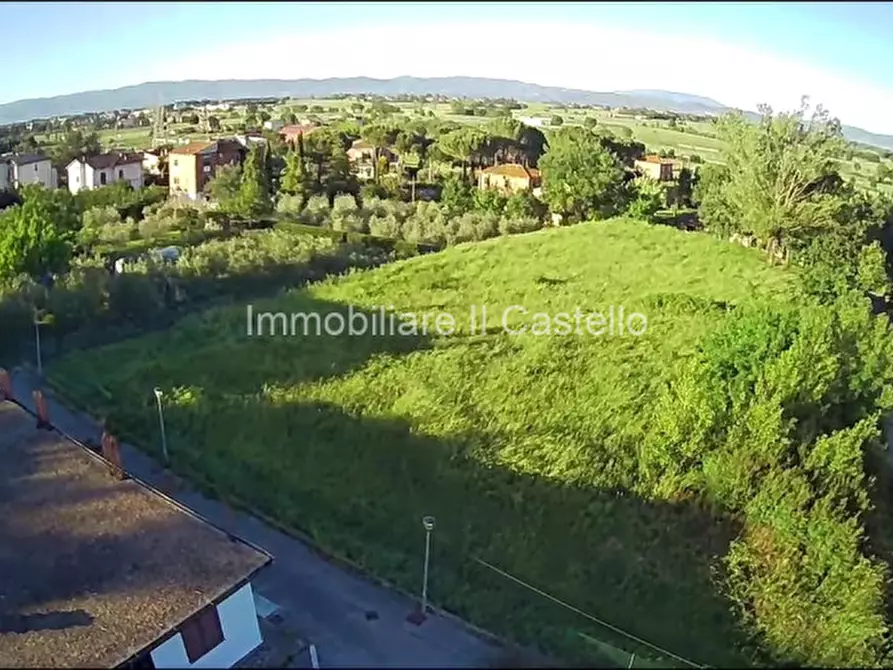 Immagine 2 di Terreno in vendita  a Castiglione Del Lago