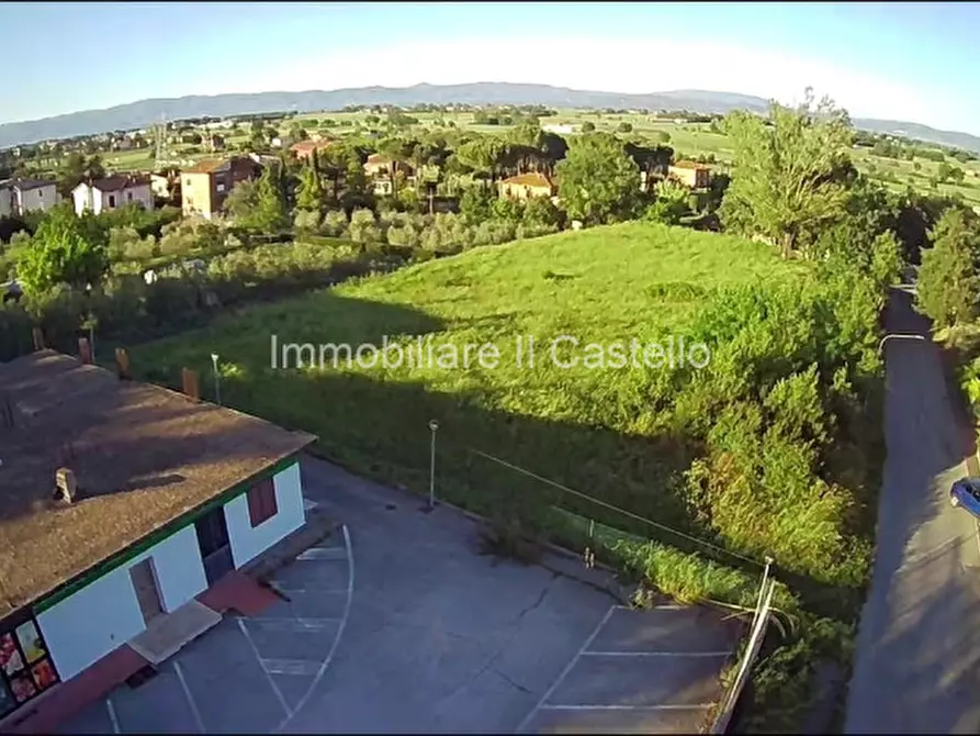 Immagine 9 di Terreno in vendita  a Castiglione Del Lago