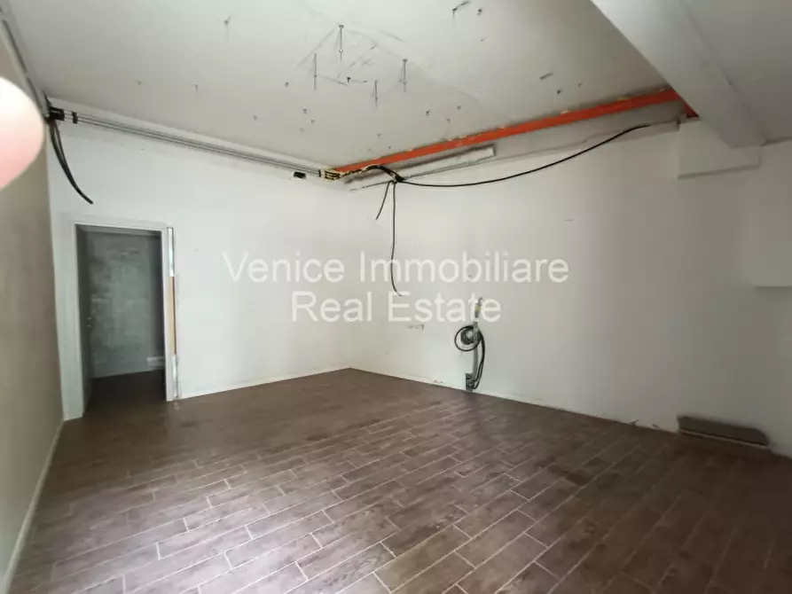 Immagine 1 di Negozio in vendita  a Venezia