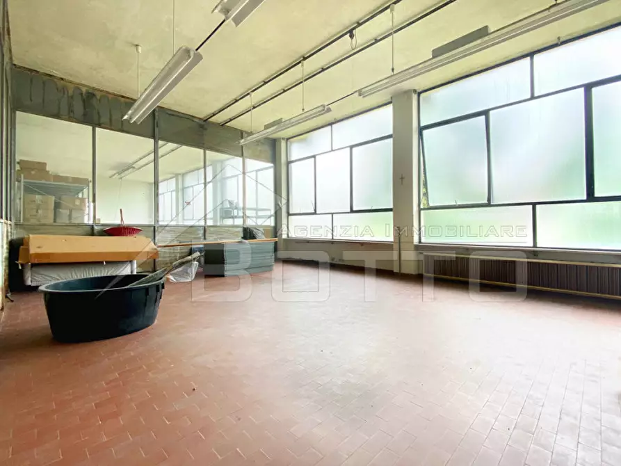 Immagine 2 di Capannone industriale in vendita  in Via Torriani Gattico a Gattico-Veruno