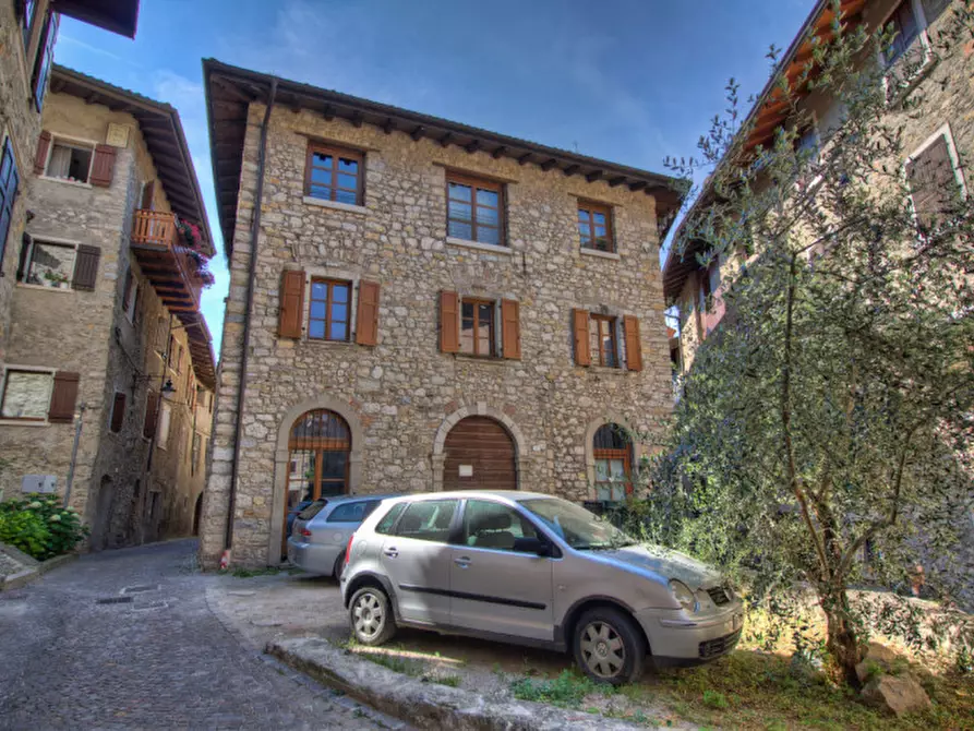 Immagine 1 di Appartamento in vendita  in Via Brocchetti a Tenno