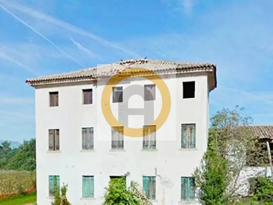 Immagine 4 di Rustico / casale in vendita  a Bassano Del Grappa