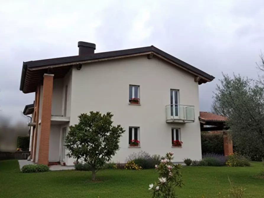 Immagine 2 di Casa bifamiliare in vendita  a Cassola