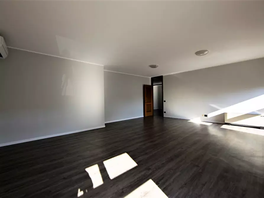 Immagine 9 di Ufficio in vendita  a Limena