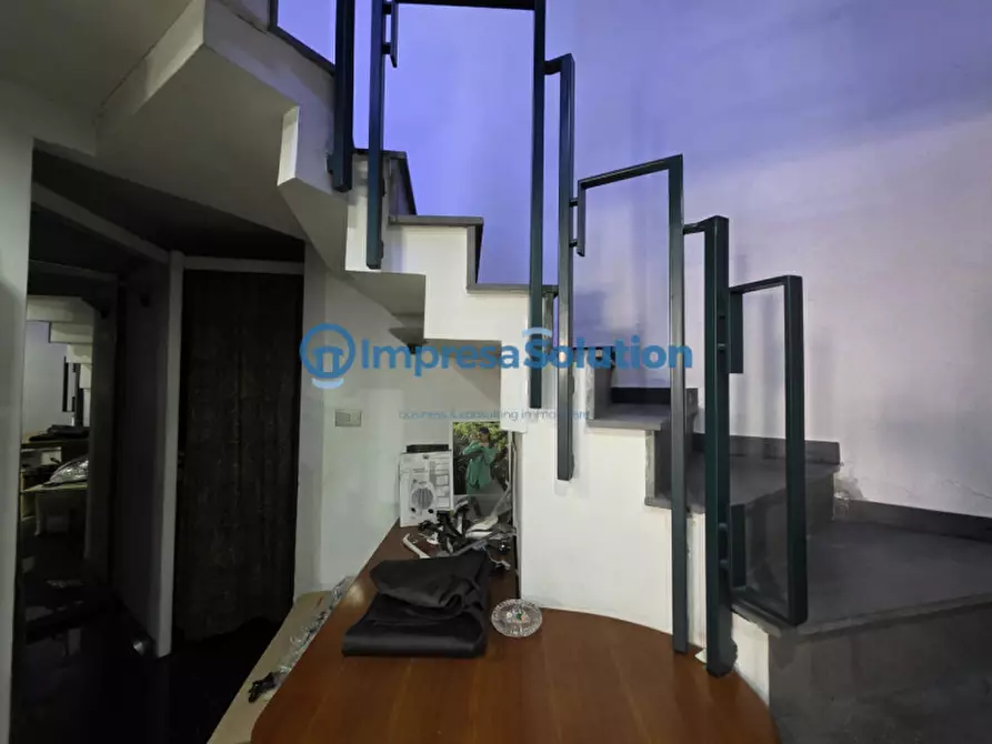 Immagine 14 di Negozio in affitto  in Via Niccolò Garzilli a Napoli