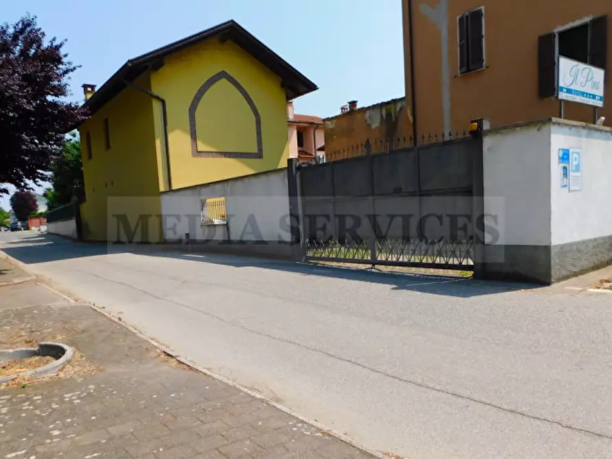 Immagine 2 di Hotel in vendita  in corso Camillo Benso Conte di Cavour n° 1 a Garlasco