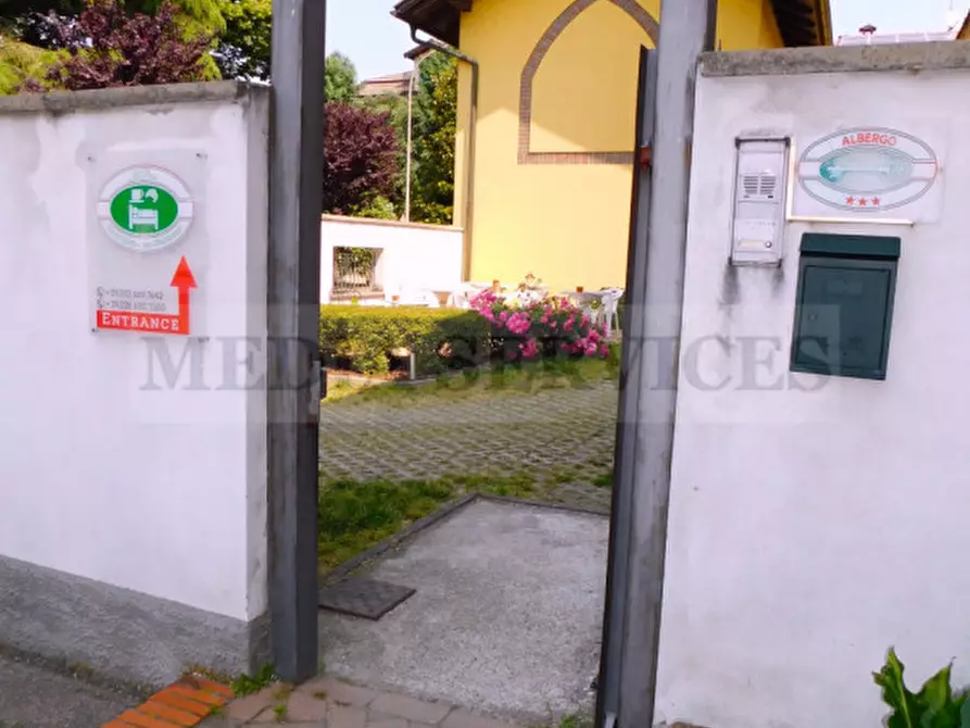 Immagine 4 di Hotel in vendita  in corso Camillo Benso Conte di Cavour n° 1 a Garlasco