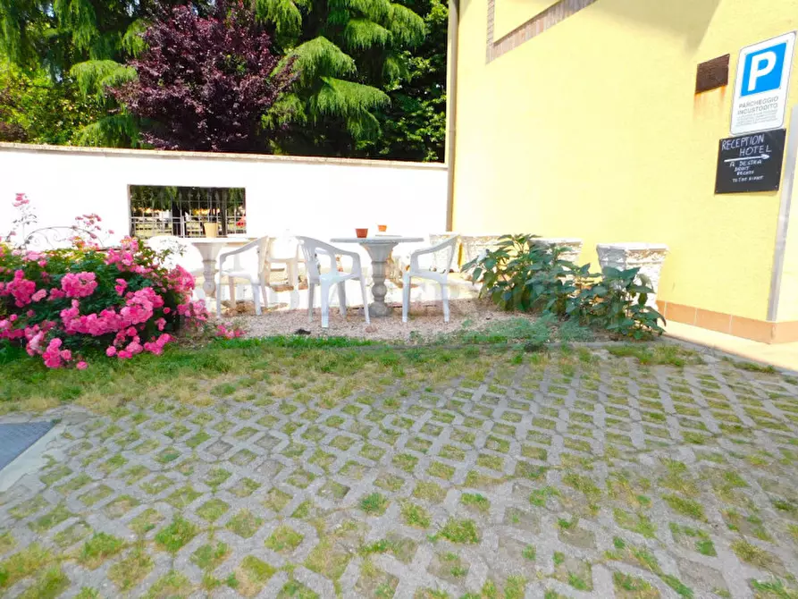 Immagine 7 di Hotel in vendita  in corso Camillo Benso Conte di Cavour n° 1 a Garlasco