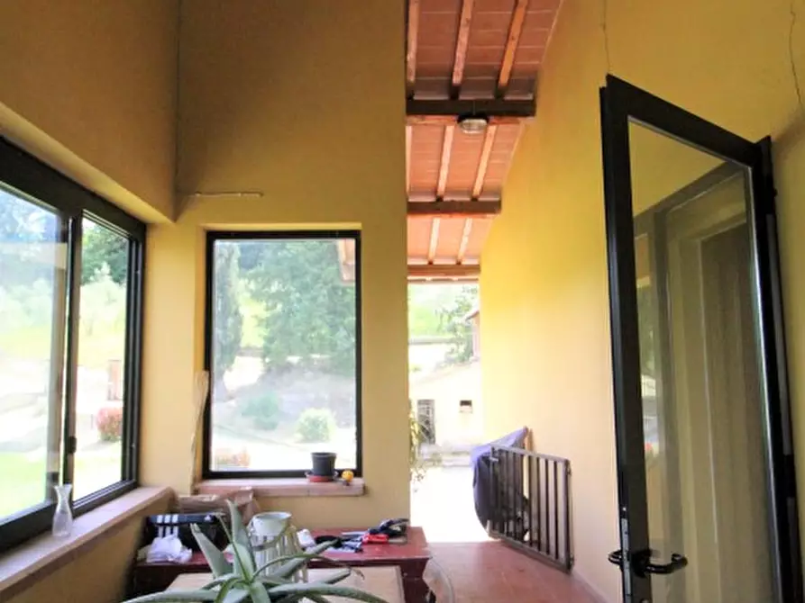 Immagine 21 di Villa in vendita  in pestello a Montevarchi