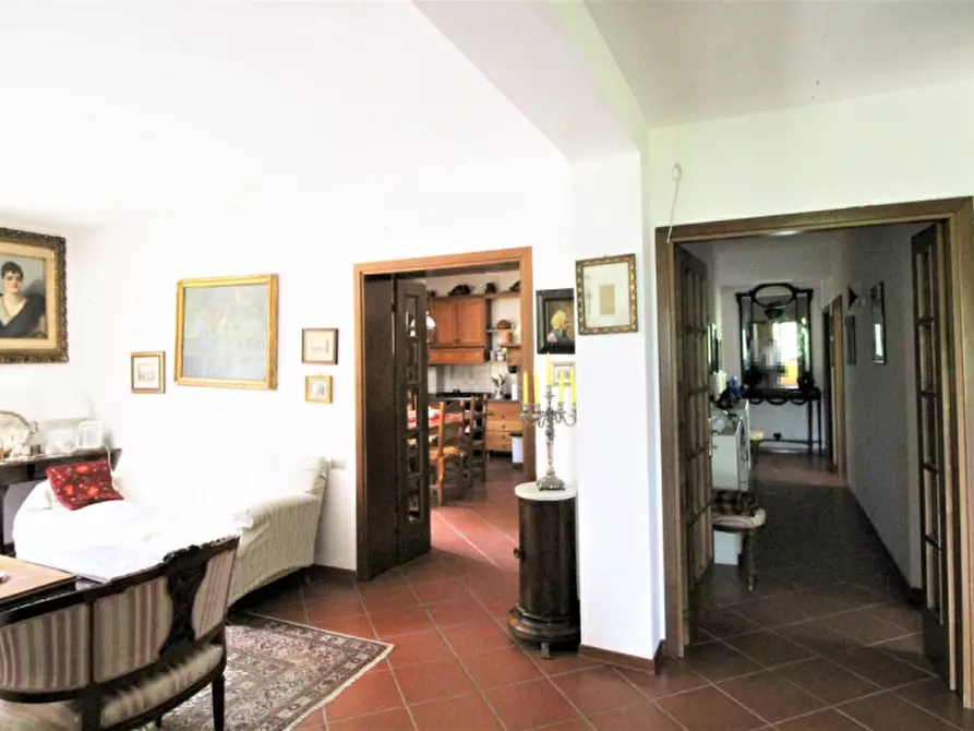 Immagine 26 di Villa in vendita  in pestello a Montevarchi