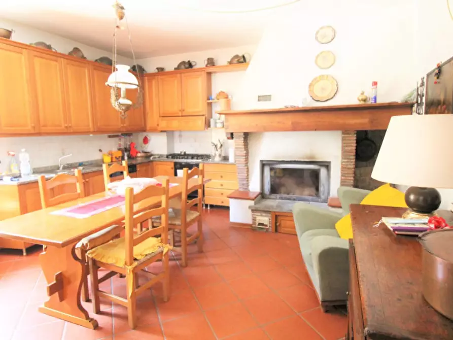 Immagine 28 di Villa in vendita  in pestello a Montevarchi