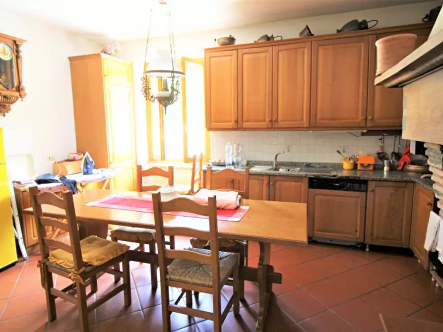 Immagine 29 di Villa in vendita  in pestello a Montevarchi