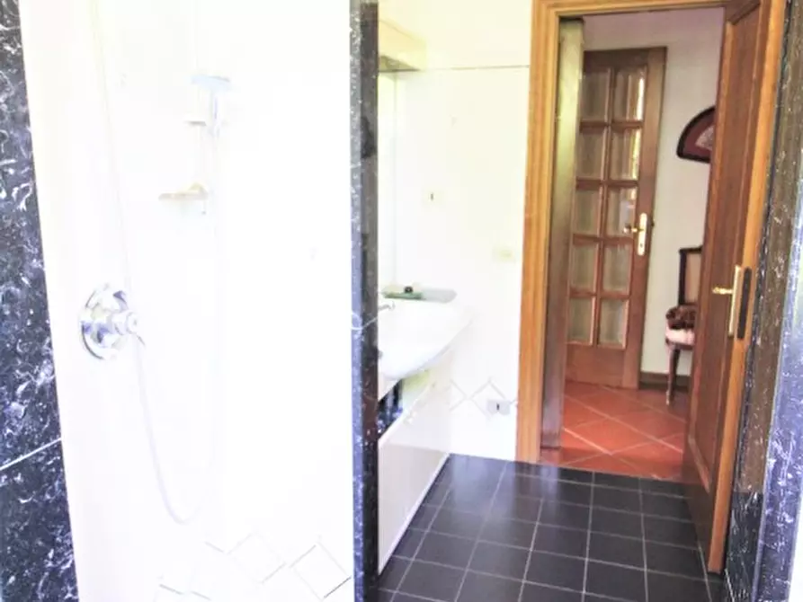 Immagine 32 di Villa in vendita  in pestello a Montevarchi