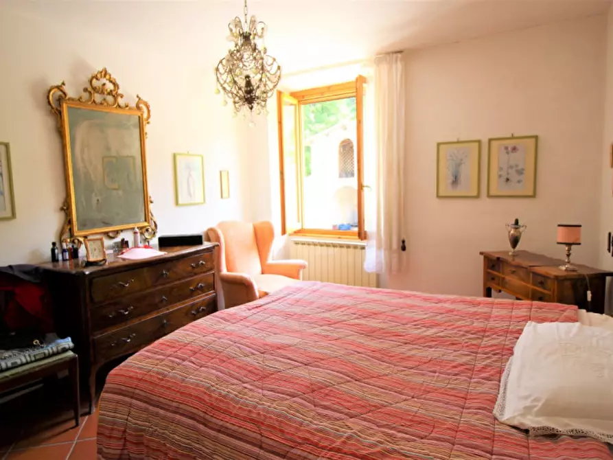 Immagine 38 di Villa in vendita  in pestello a Montevarchi