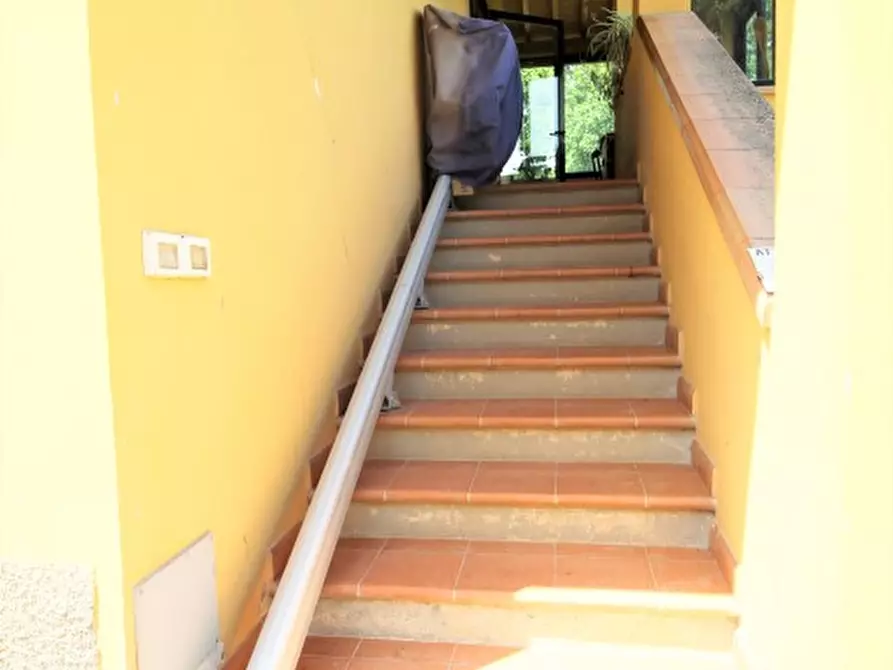 Immagine 45 di Villa in vendita  in pestello a Montevarchi