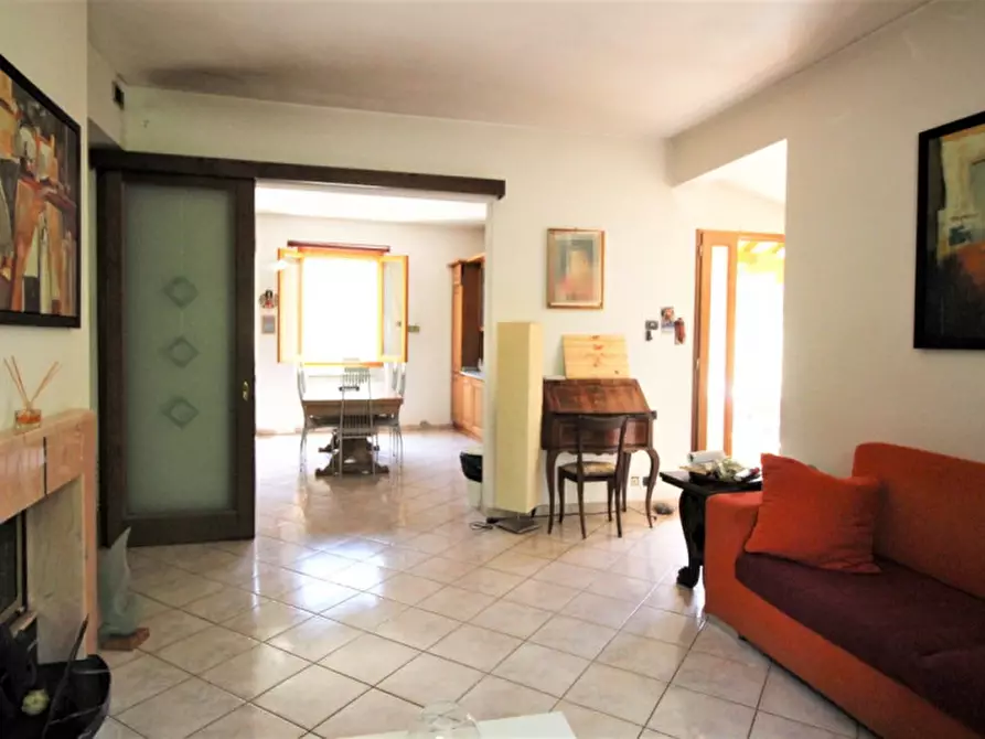 Immagine 48 di Villa in vendita  in pestello a Montevarchi