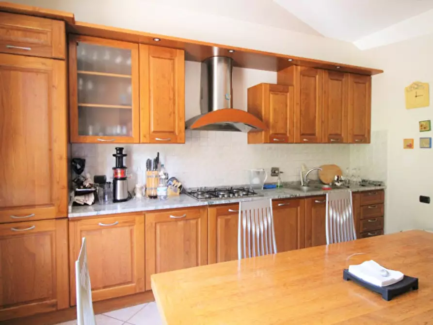 Immagine 50 di Villa in vendita  in pestello a Montevarchi