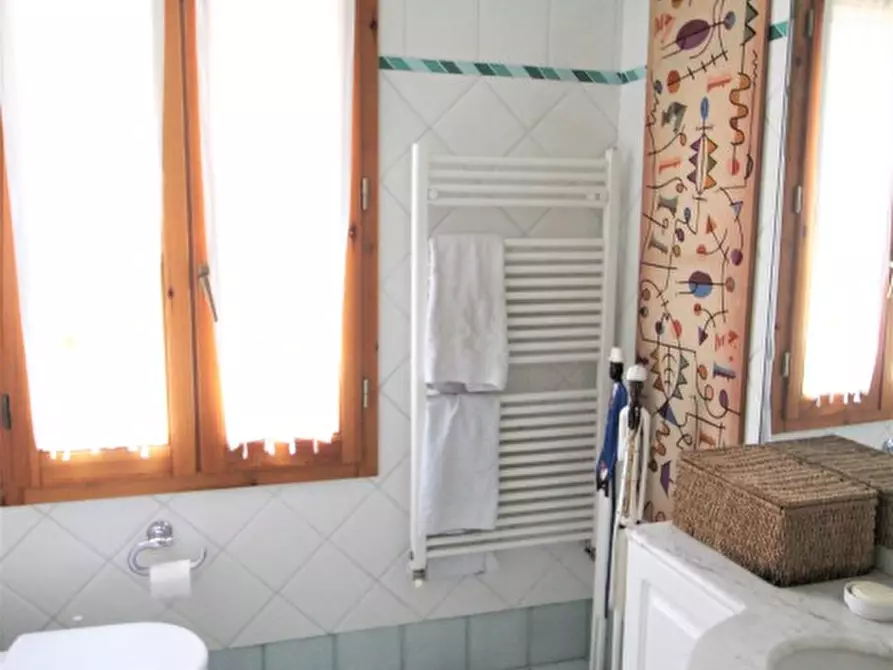 Immagine 56 di Villa in vendita  in pestello a Montevarchi