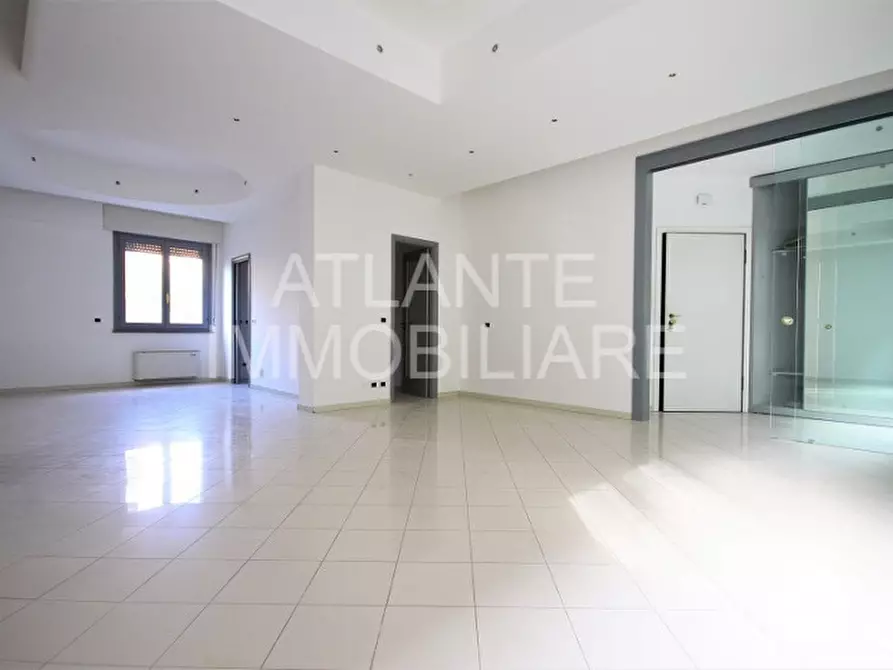 Immagine 1 di Appartamento in vendita  in viale Ceccarini 73 a Riccione