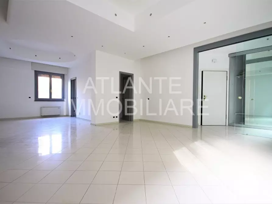 Immagine 2 di Appartamento in vendita  in viale Ceccarini 73 a Riccione