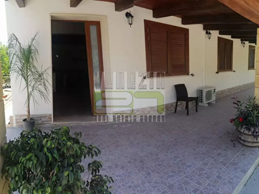Immagine 17 di Villa in affitto  in contrada Fiumara a Avola