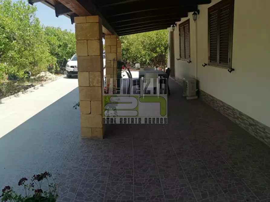 Immagine 21 di Villa in affitto  in contrada Fiumara a Avola