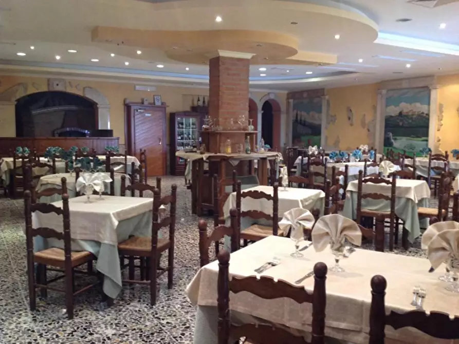 Immagine 16 di Hotel in vendita  in via anticolana a Anagni