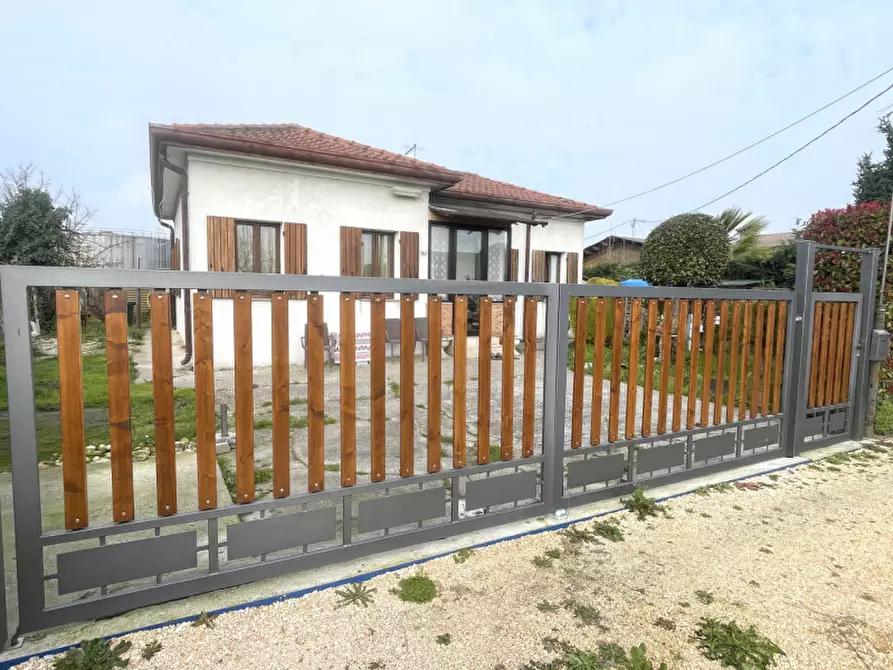 Immagine 2 di Casa indipendente in vendita  in Via Zuccherificio a Pontelongo