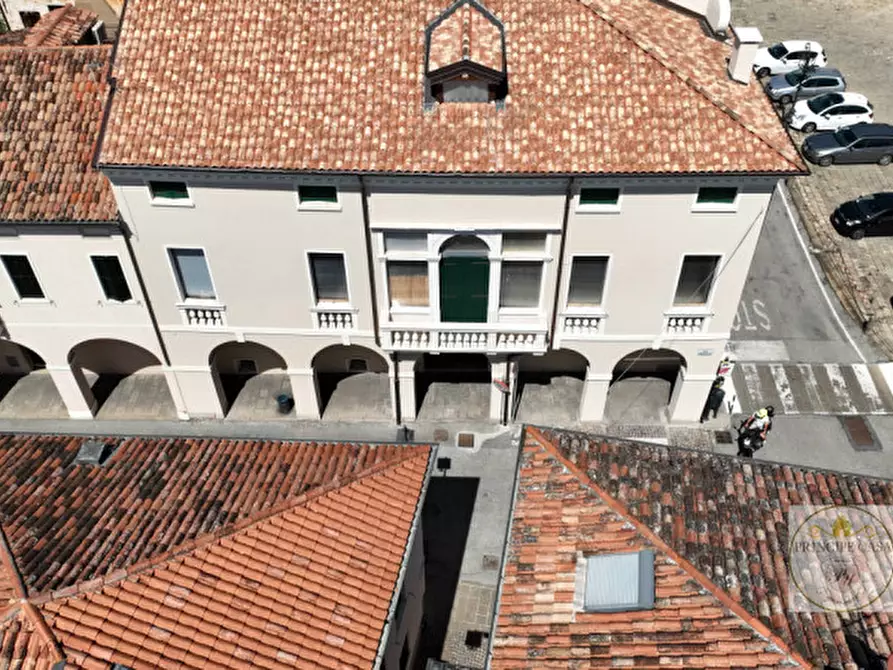 Immagine 3 di Palazzo in vendita  in Piazza Maggiore, 20 a Este