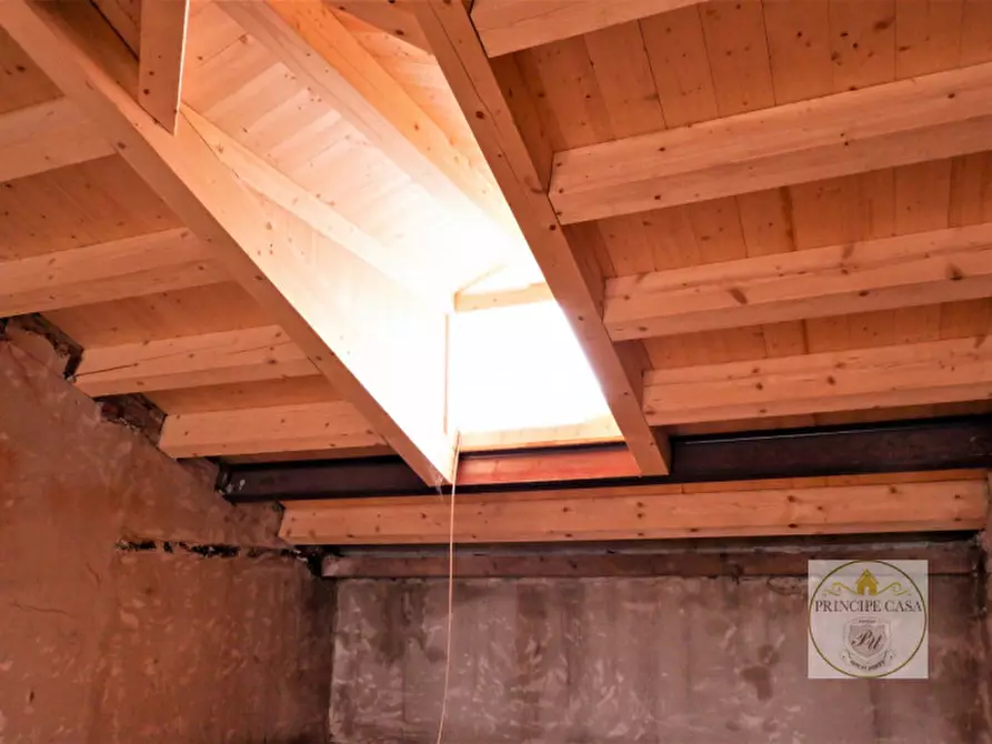 Immagine 8 di Palazzo in vendita  in Piazza Maggiore, 20 a Este