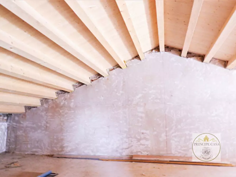 Immagine 9 di Palazzo in vendita  in Piazza Maggiore, 20 a Este