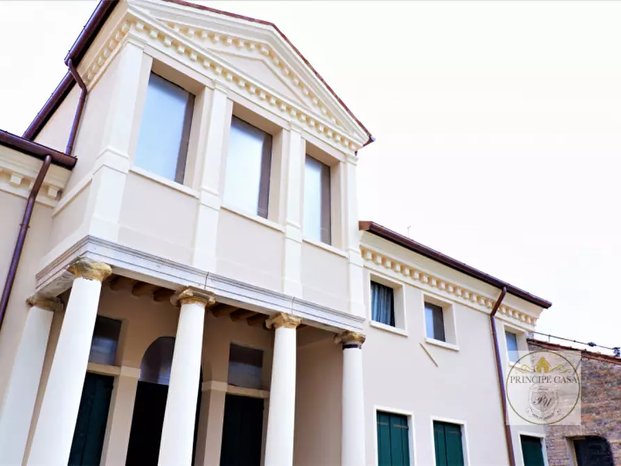 Immagine 29 di Palazzo in vendita  in Piazza Maggiore, 20 a Este