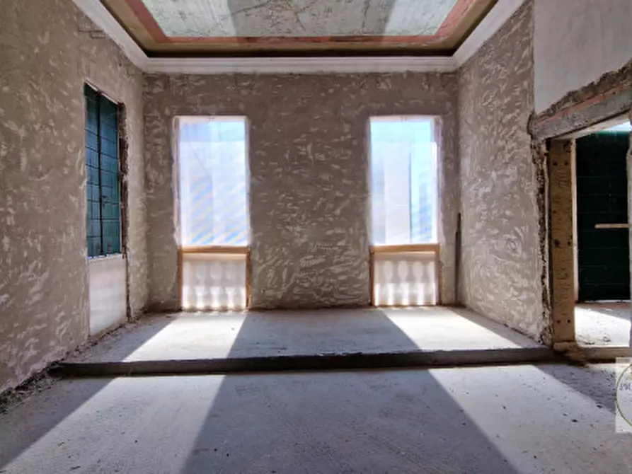 Immagine 40 di Palazzo in vendita  in Piazza Maggiore, 20 a Este