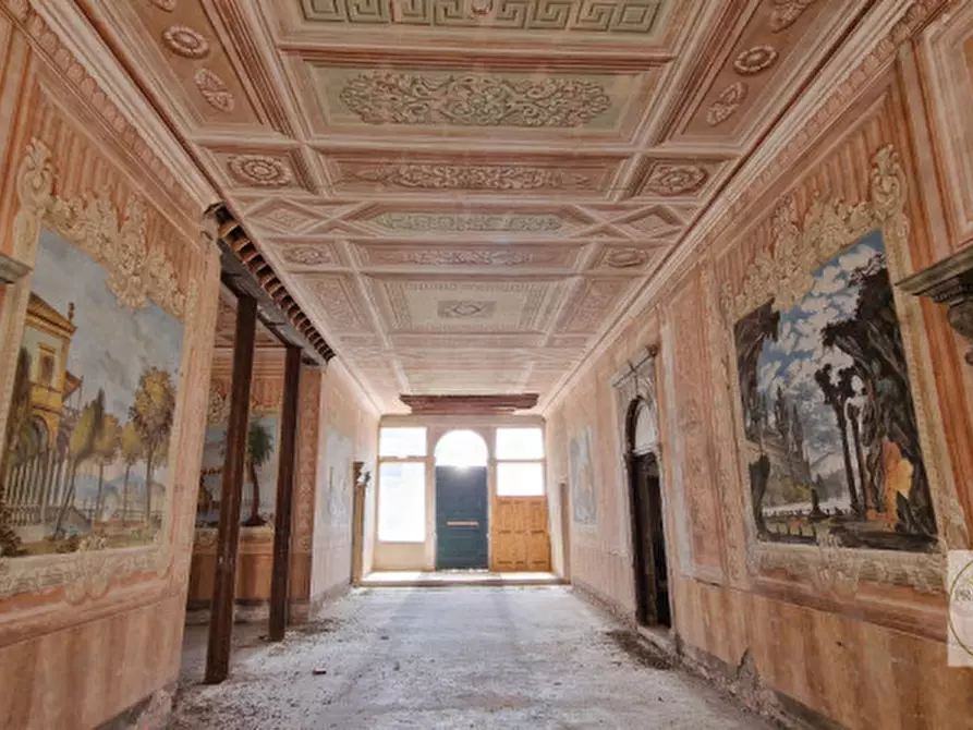 Immagine 50 di Palazzo in vendita  in Piazza Maggiore, 20 a Este
