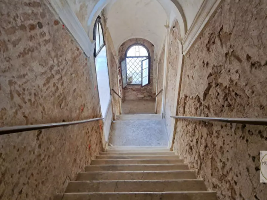 Immagine 63 di Palazzo in vendita  in Piazza Maggiore, 20 a Este