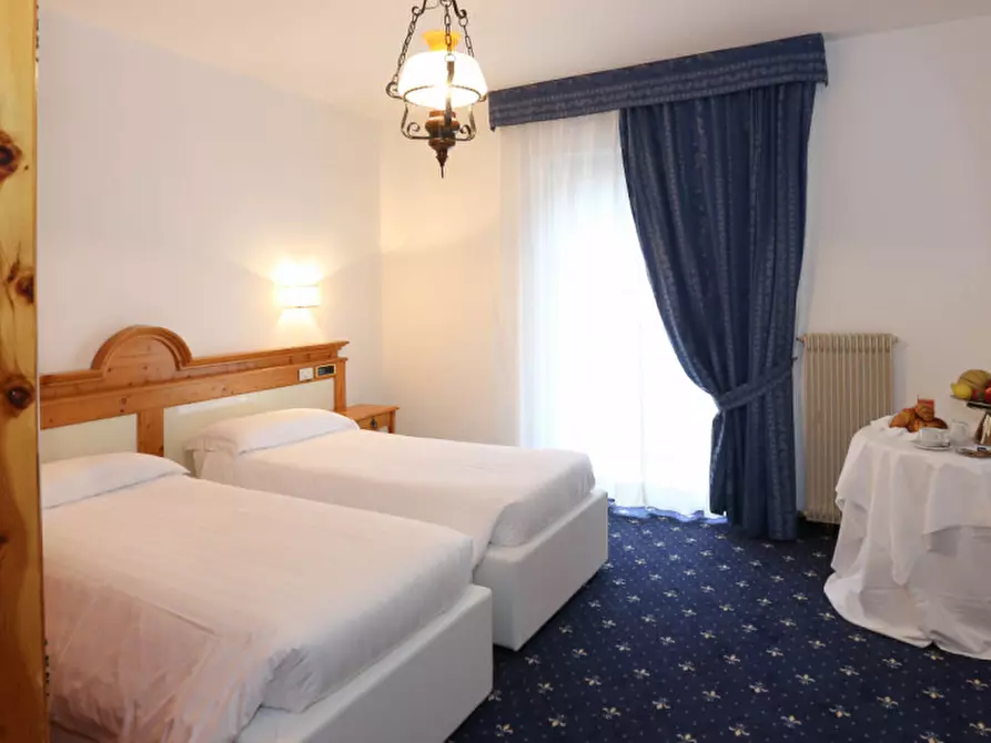 Immagine 17 di Hotel in vendita  in Piazza San Vigilio a Spiazzo